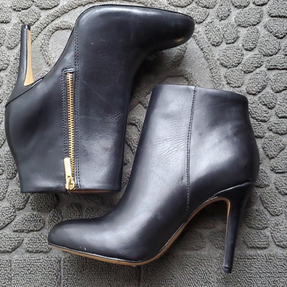 Banana Republic Shoes - Black Booties